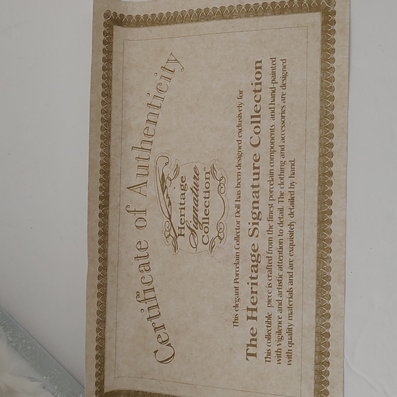 New Winter Baby in Sleigh From the Heritage Signature Collection - Picture 4 of 14